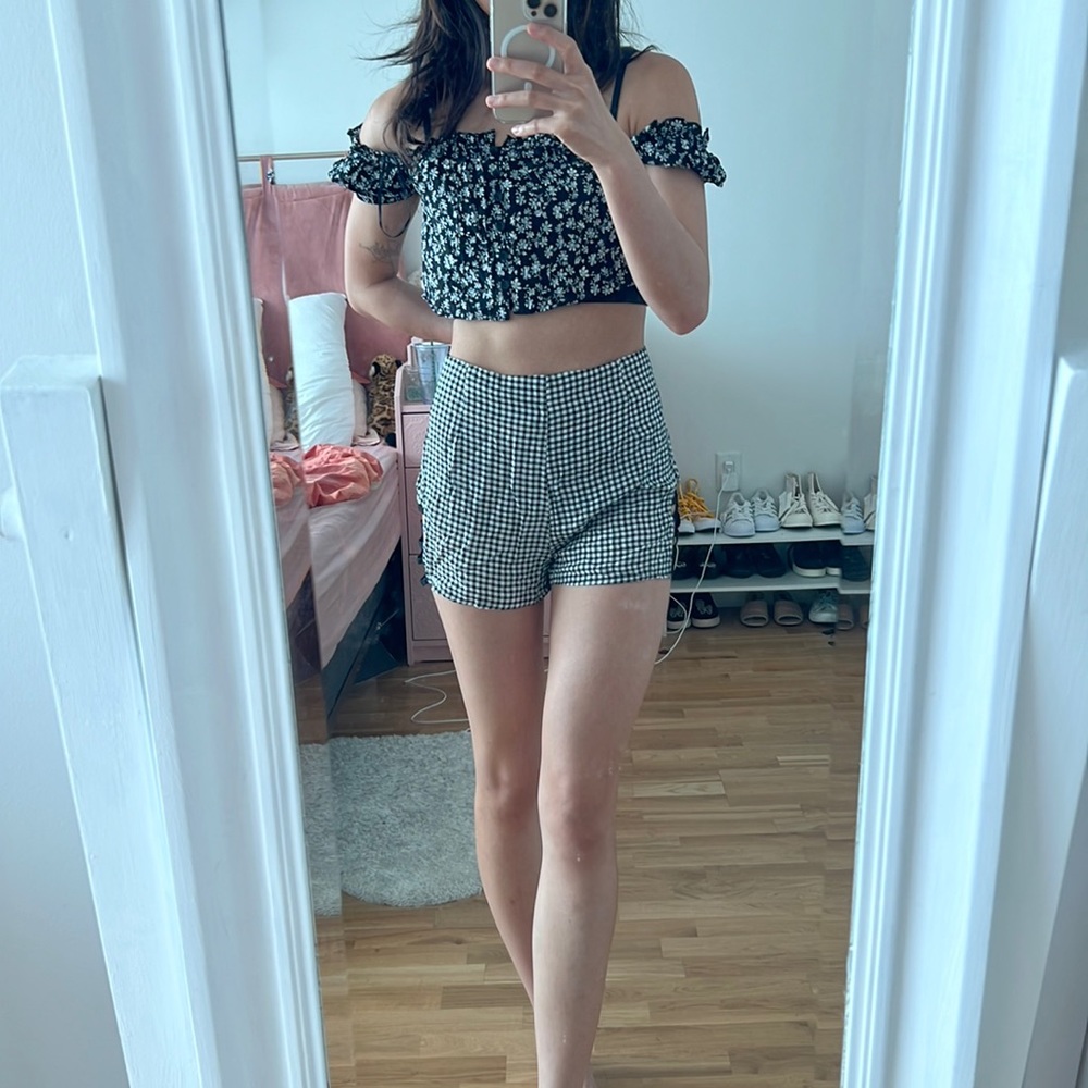 NWT high rise gingham cut out shorts